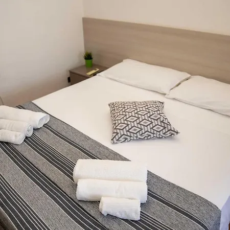 Queen's Bed & Breakfast