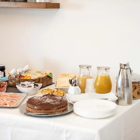 Queen's Frühstückspension Grisolia