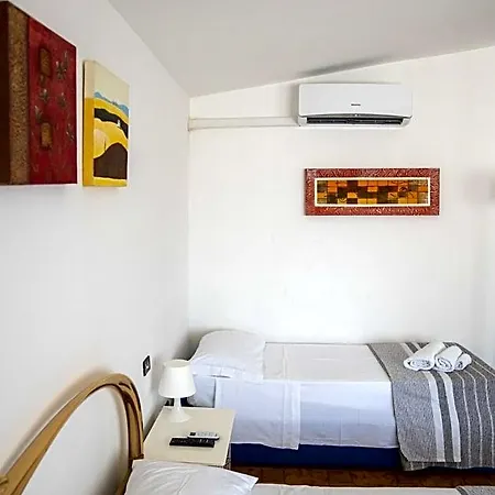 Queen's Bed & Breakfast Grisolia
