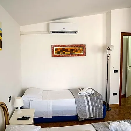 Queen's Bed & Breakfast Grisolia