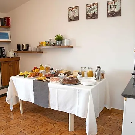 Queen's Bed & Breakfast 3*