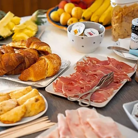 Queen's Bed & Breakfast 3*