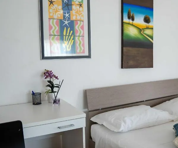 Queen's Alojamento de Acomodação e Pequeno-almoço 3*