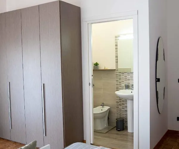 Alojamento de Acomodação e Pequeno-almoço Queen's Grisolia